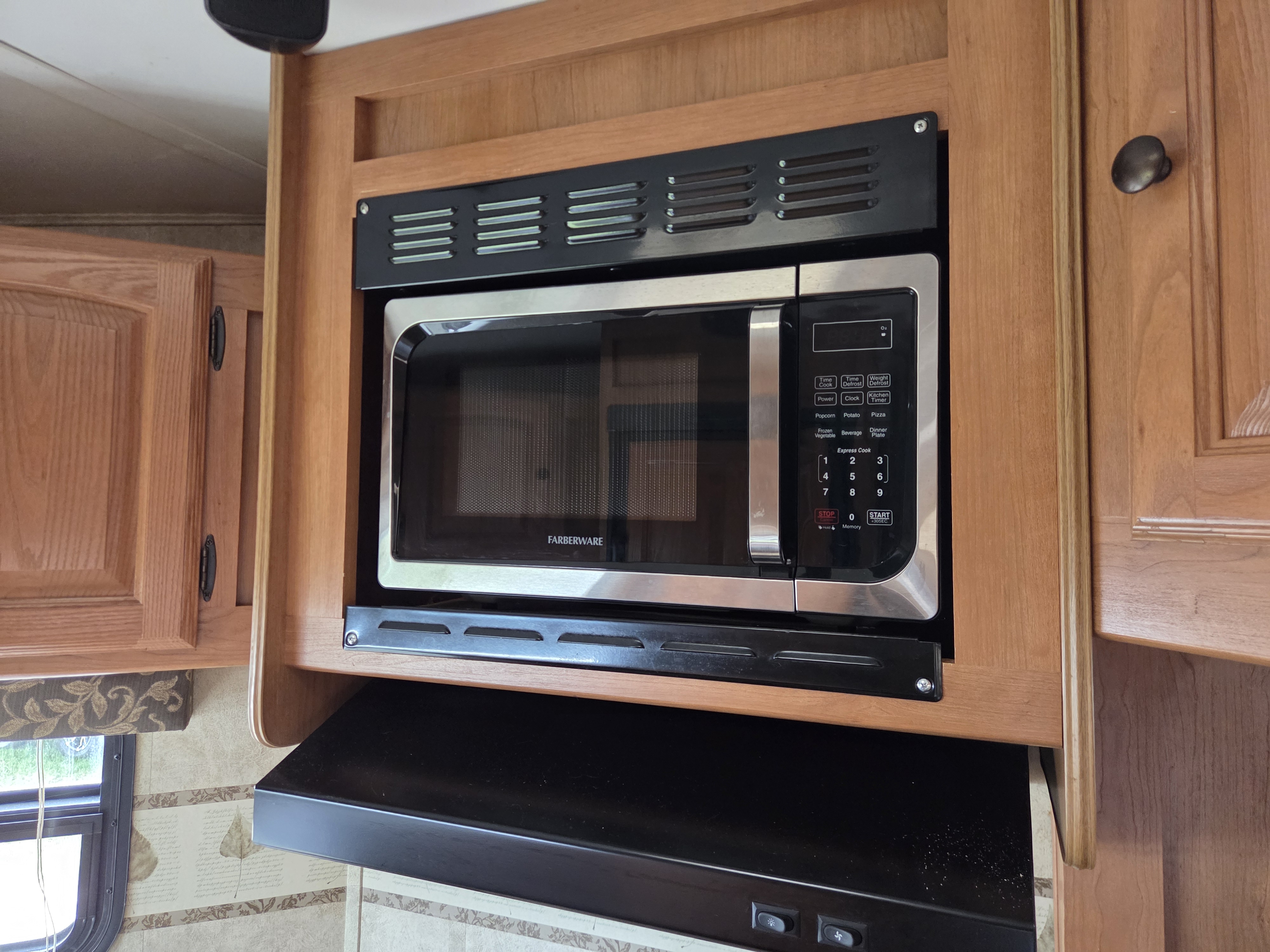 2009 Keystone VR1 323FKS, $ 9,900