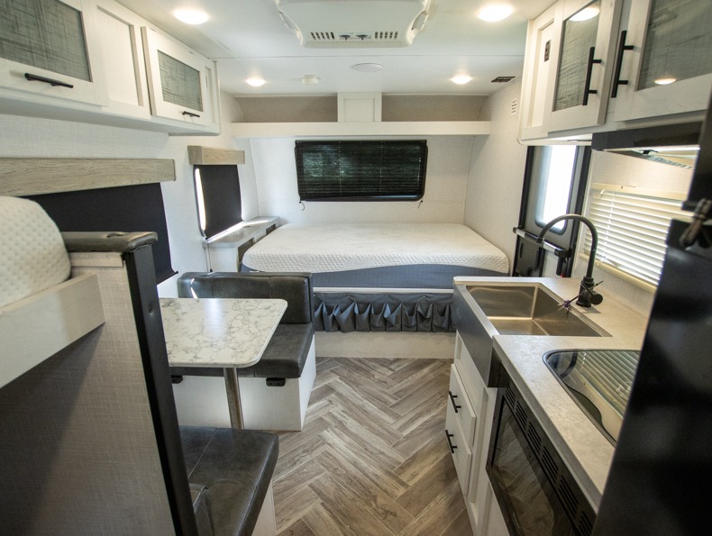 2022 Dutchmen Coleman Rubicon 1628BH, $ 22,950