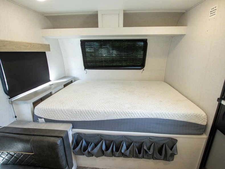 2022 Dutchmen Coleman Rubicon 1628BH, $ 22,950