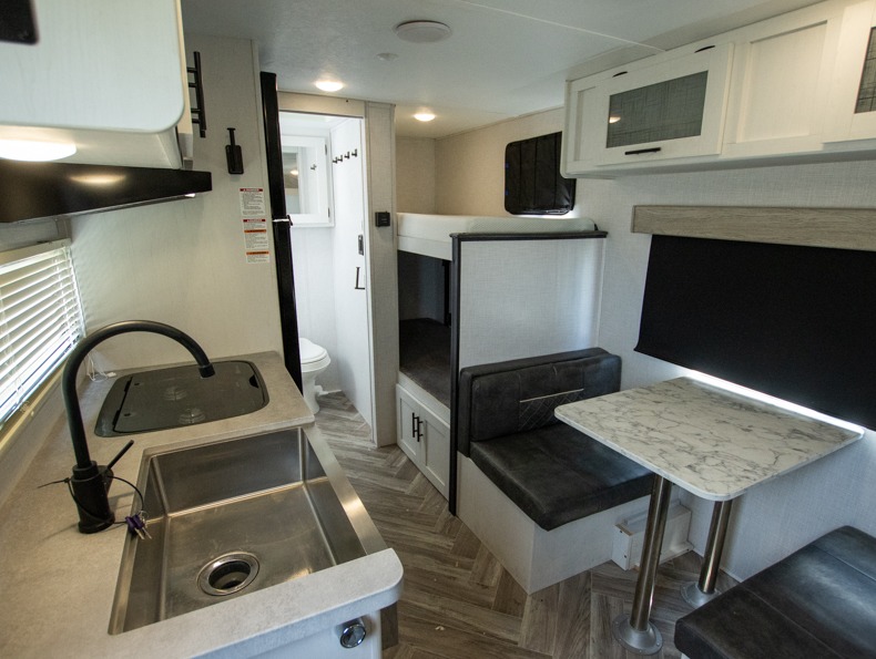 2022 Dutchmen Coleman Rubicon 1628BH, $ 22,950