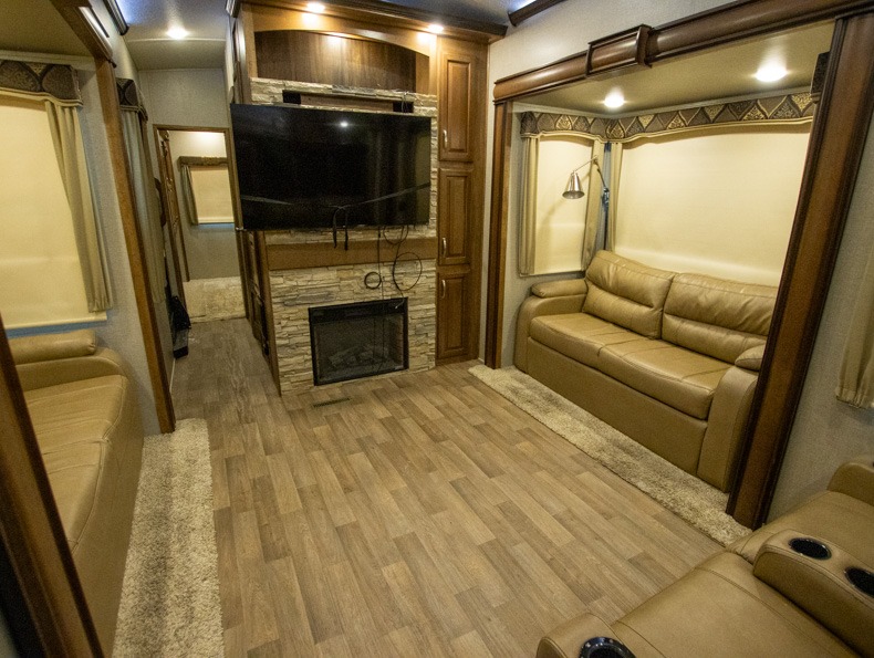 2018 Keystone Montana 3820FK, $ 57,500