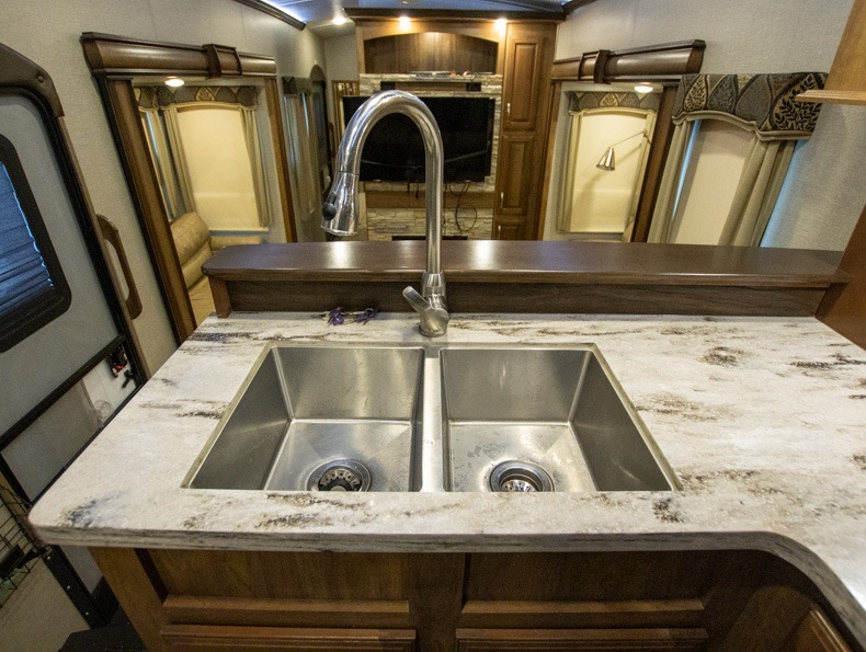 2018 Keystone Montana 3820FK, $ 57,500