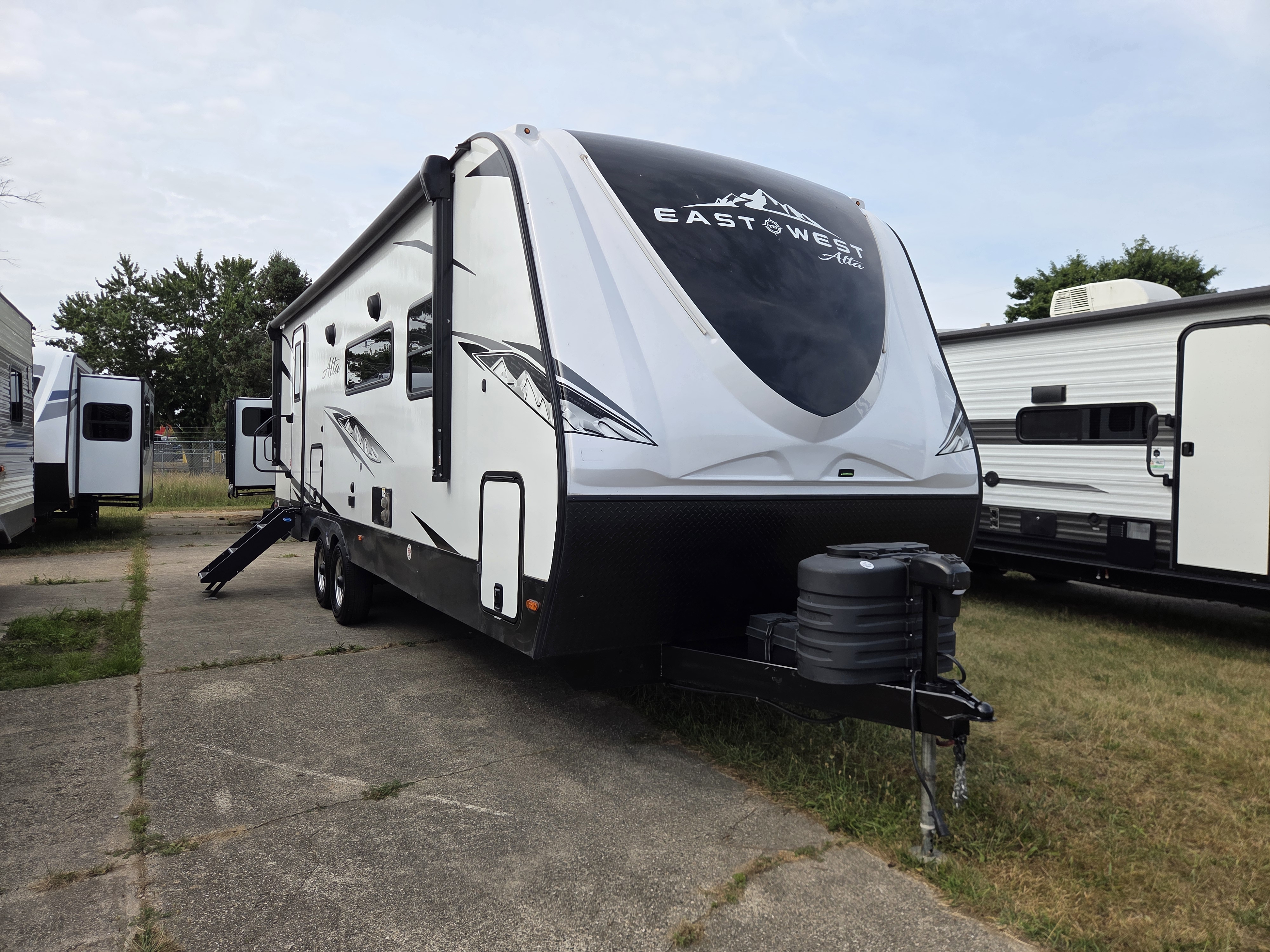 2024 East To West Alta 2600 KRB, $ 36,300