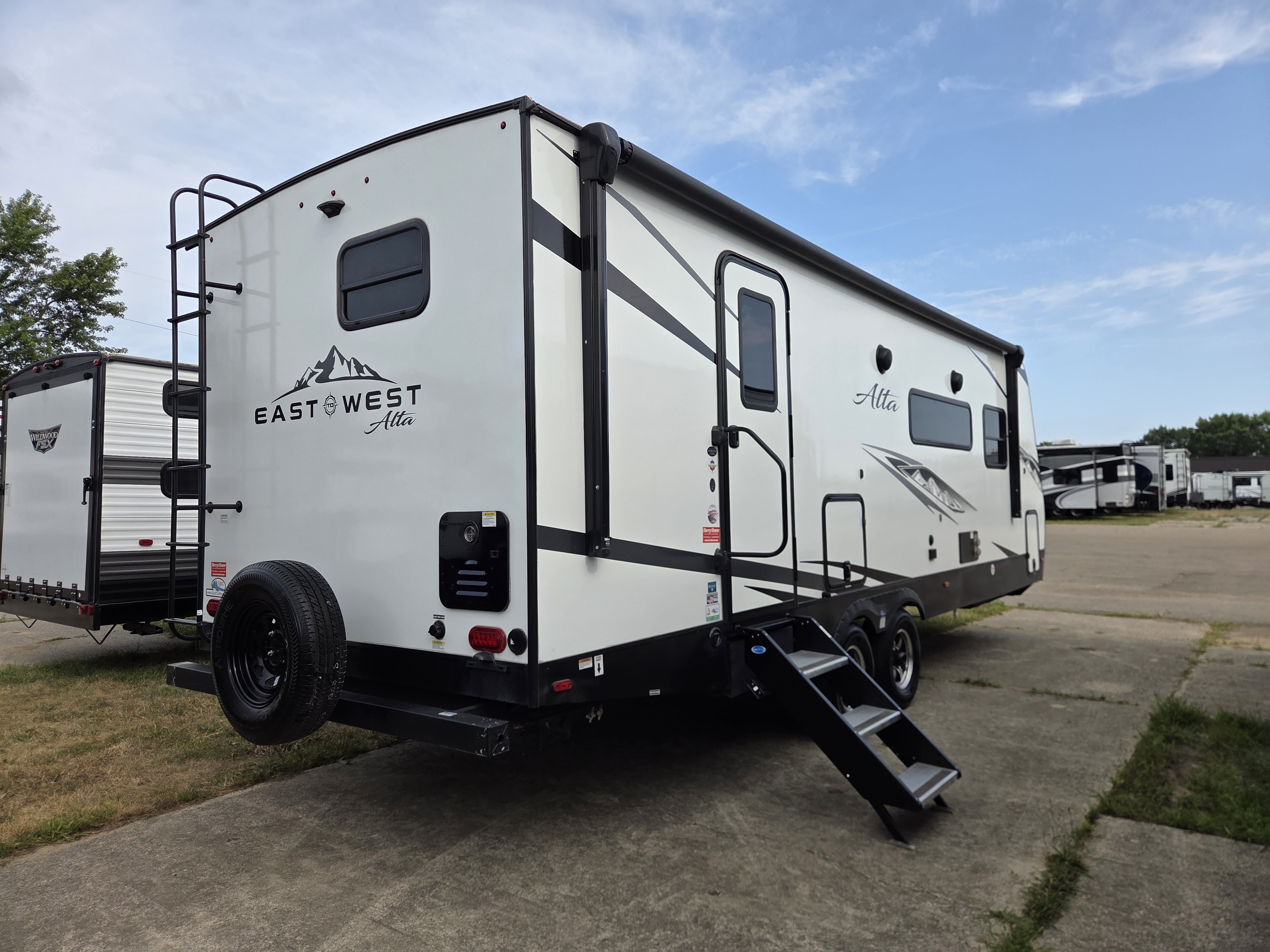 2024 East To West Alta 2600 KRB, $ 36,300