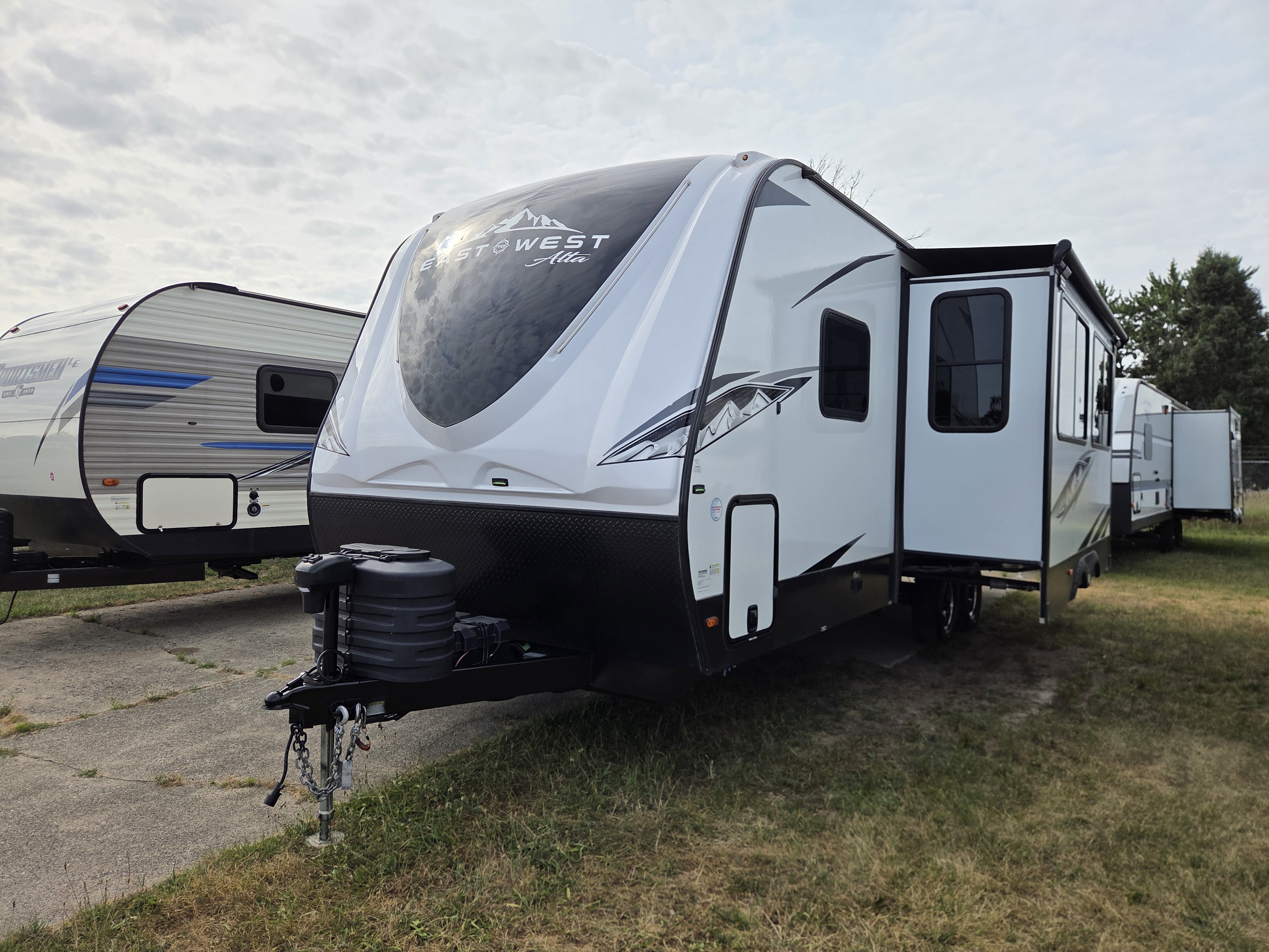 2024 East To West Alta 2600 KRB, $ 36,300