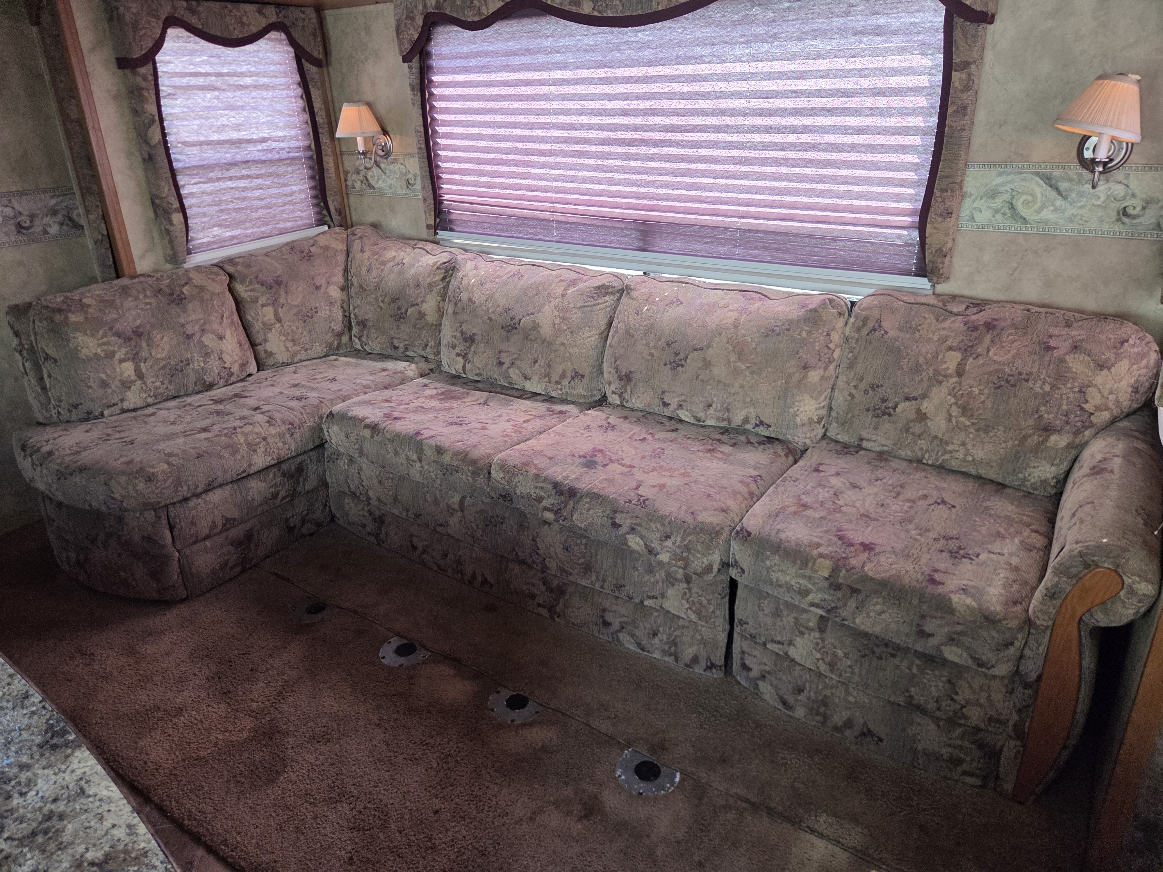 2009 Keystone Cougar 316QBS, $ 12,700