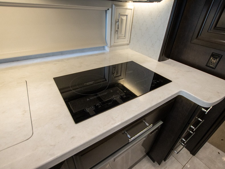 2022 Entegra Coach Anthem 44Z, $ 372,350