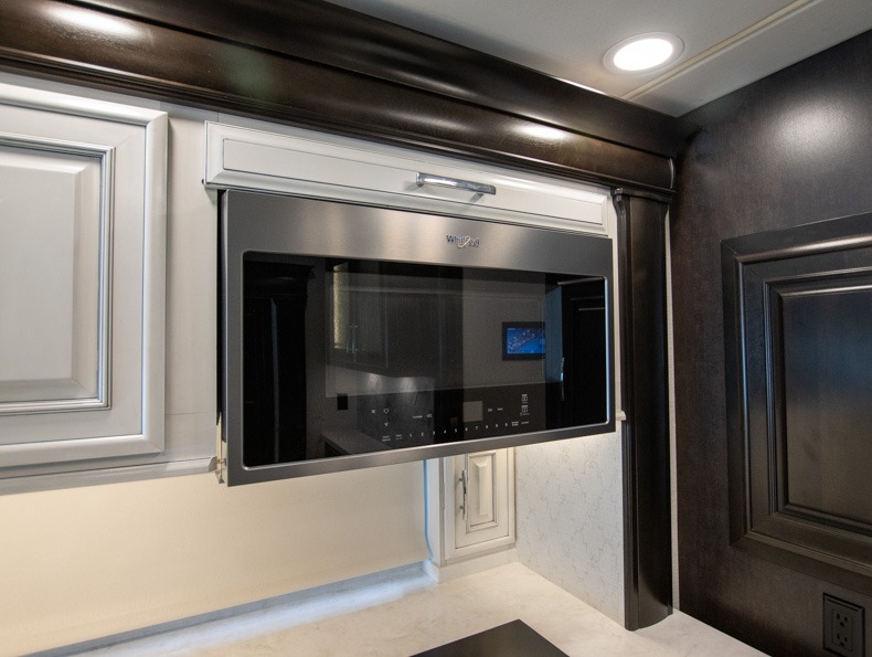2022 Entegra Coach Anthem 44Z, $ 372,350