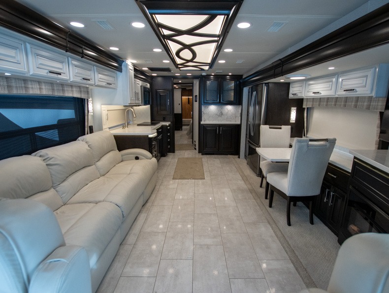 2022 Entegra Coach Anthem 44Z, $ 372,350