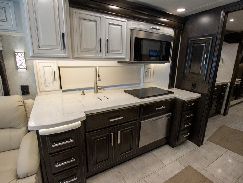2022 Entegra Coach Anthem 44Z, $ 372,350