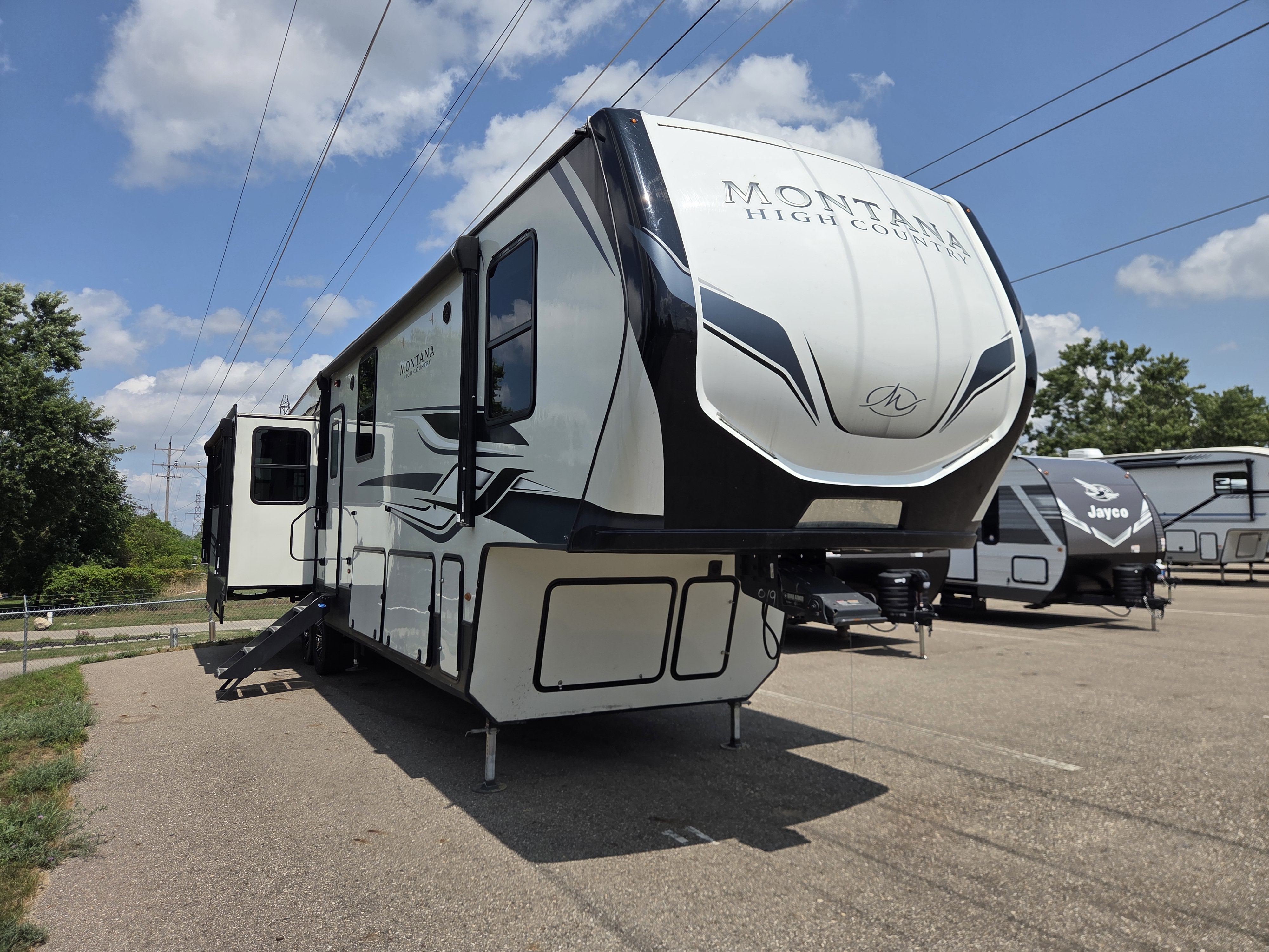 2022 Keystone Montana High Country 385BR, $ 44,850