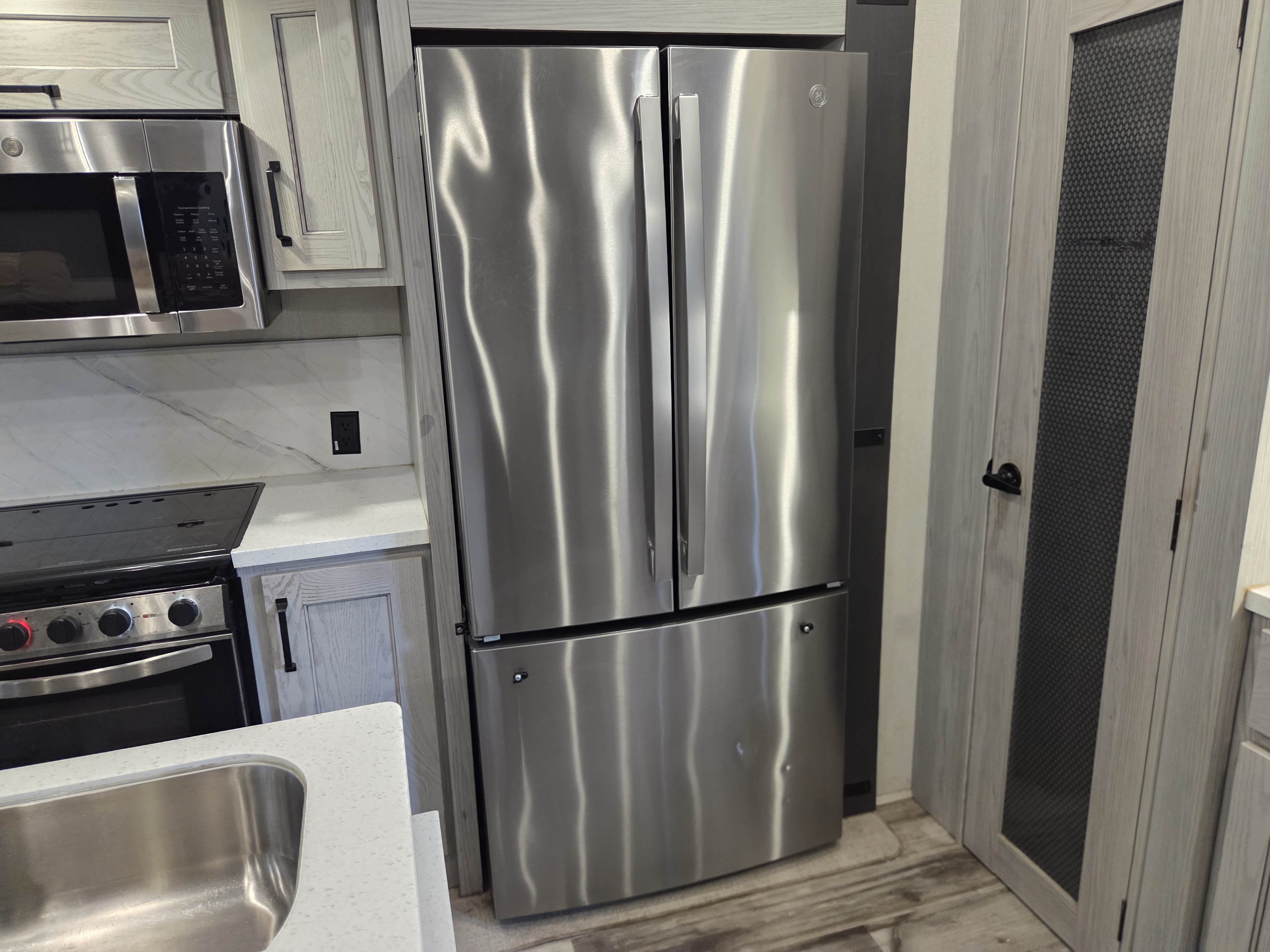 2022 Keystone Montana High Country 385BR, $ 44,850