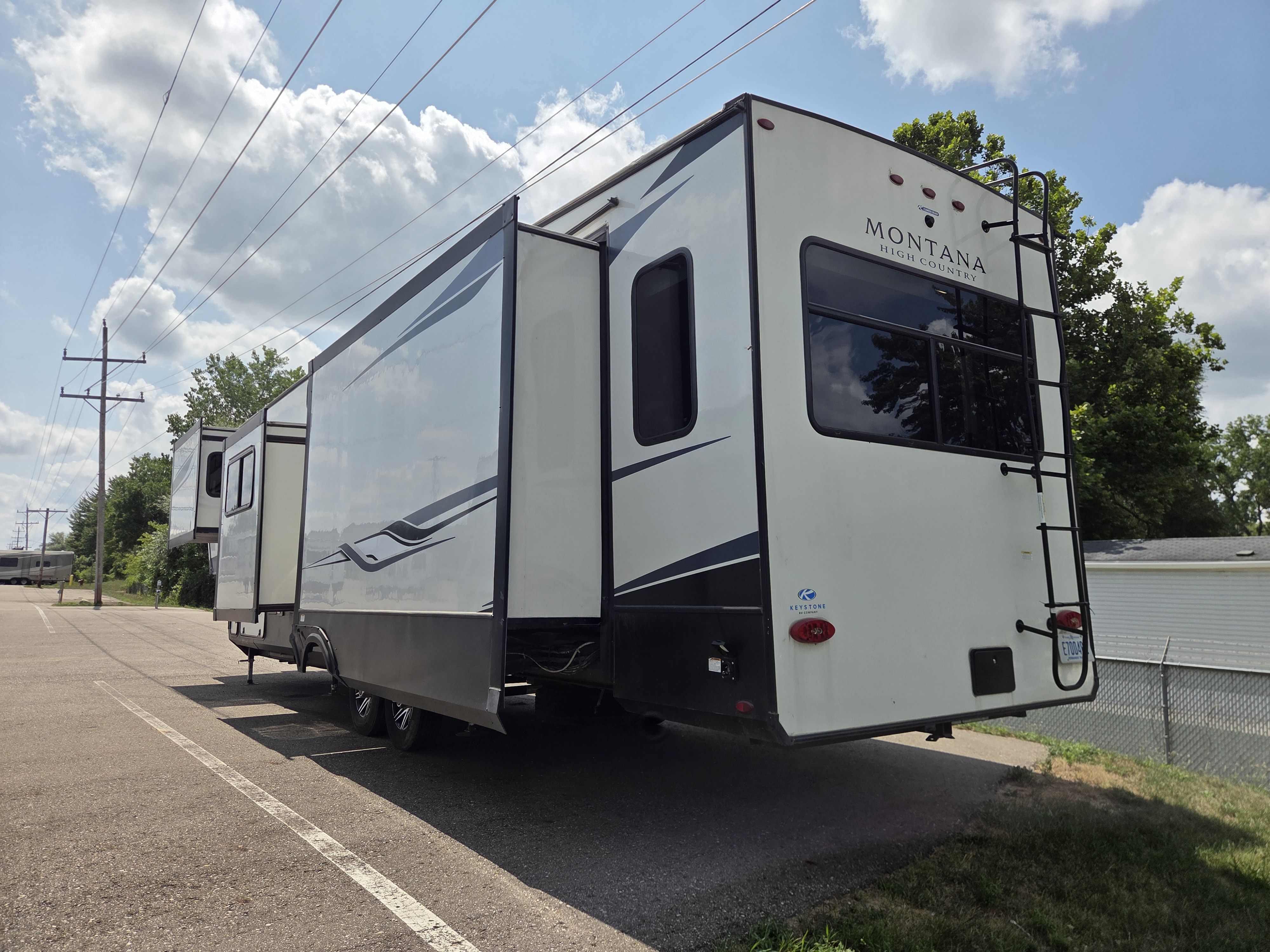 2022 Keystone Montana High Country 385BR, $ 44,850