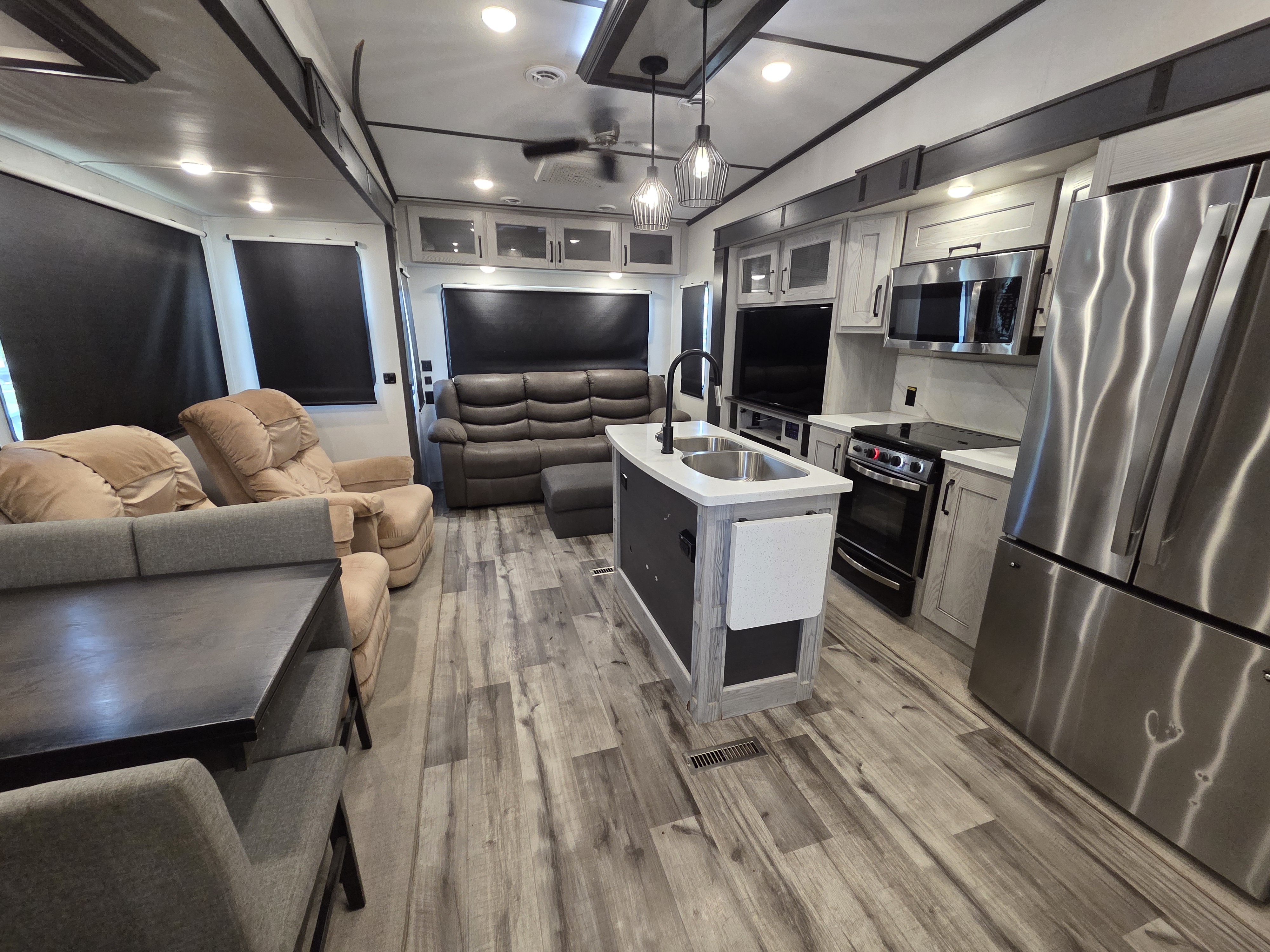 2022 Keystone Montana High Country 385BR, $ 44,850