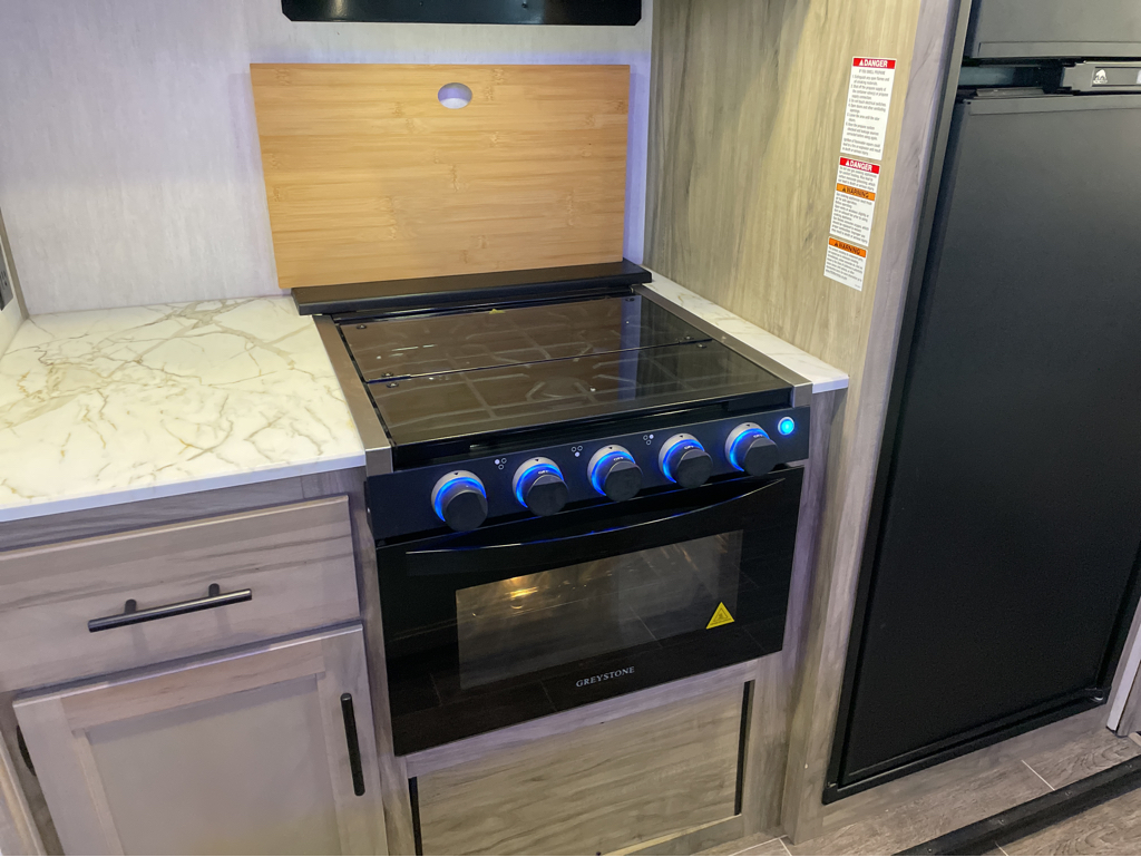 2021 Forest River Cherokee Alpha Wolf 26RL-L, $ 29,500