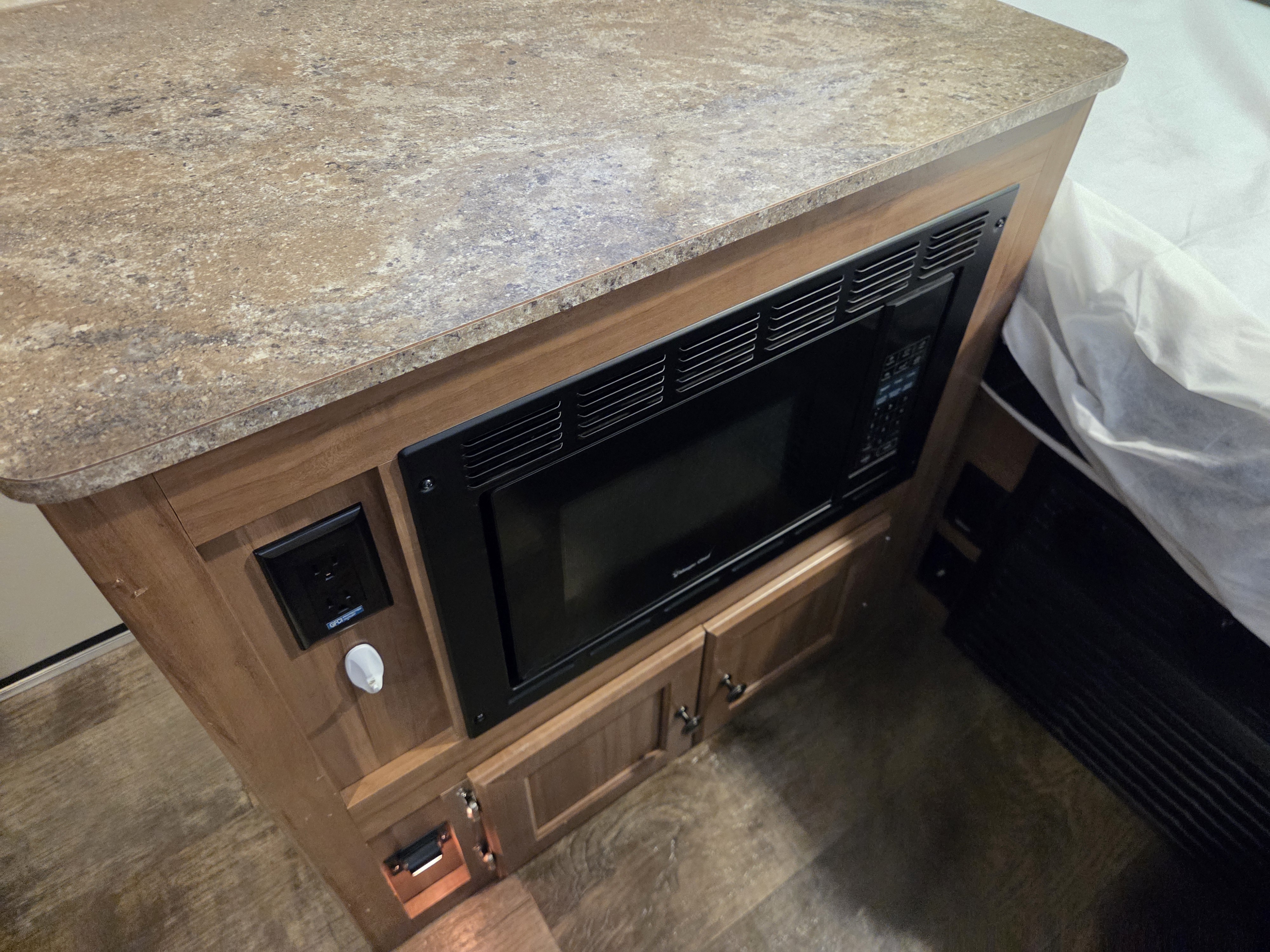 2019 Forest River Rockwood Hard Side A214HW, $ 12,700