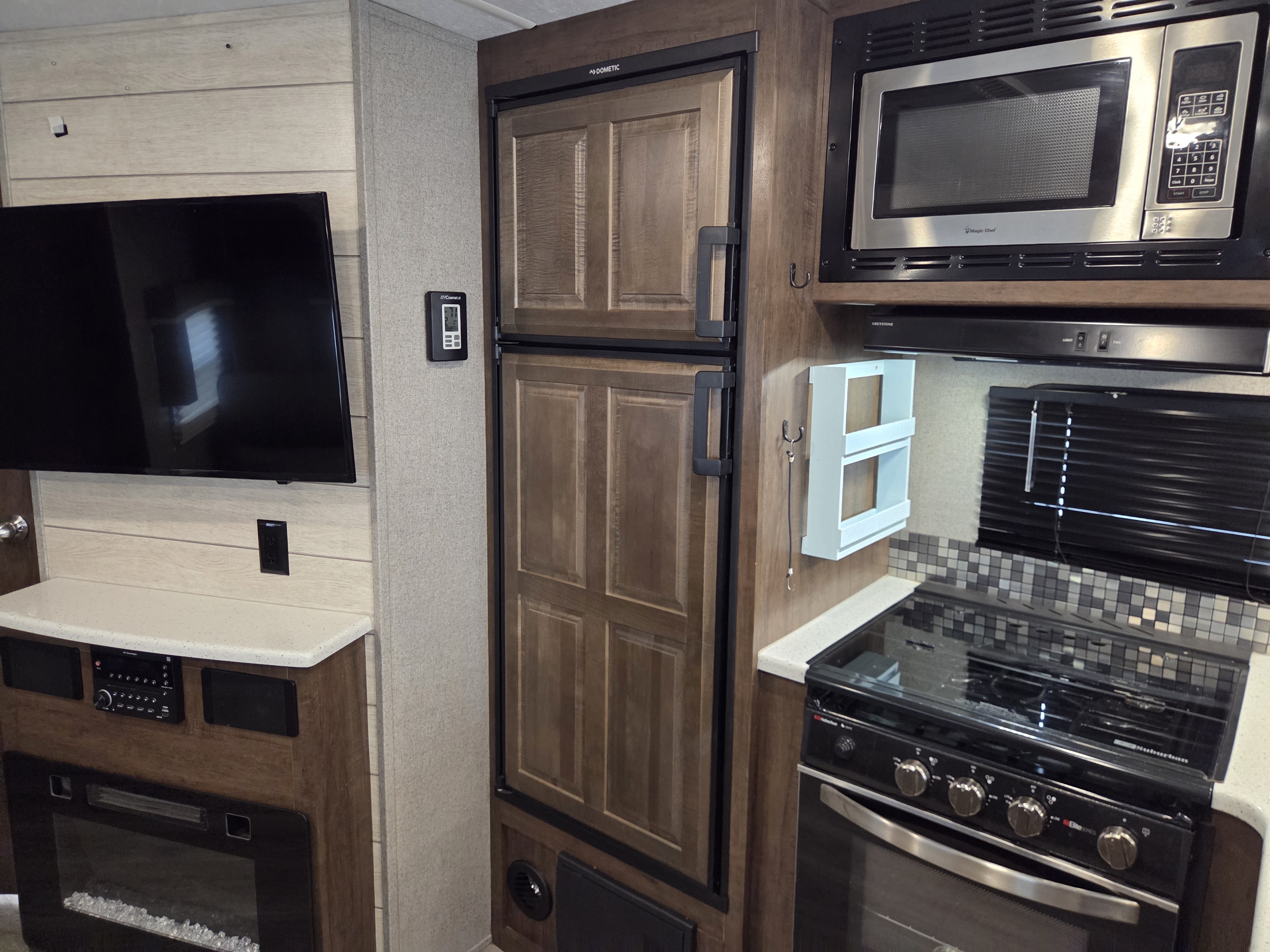 2020 Forest River Flagstaff Super Lite 26RLSW, $ 29,700