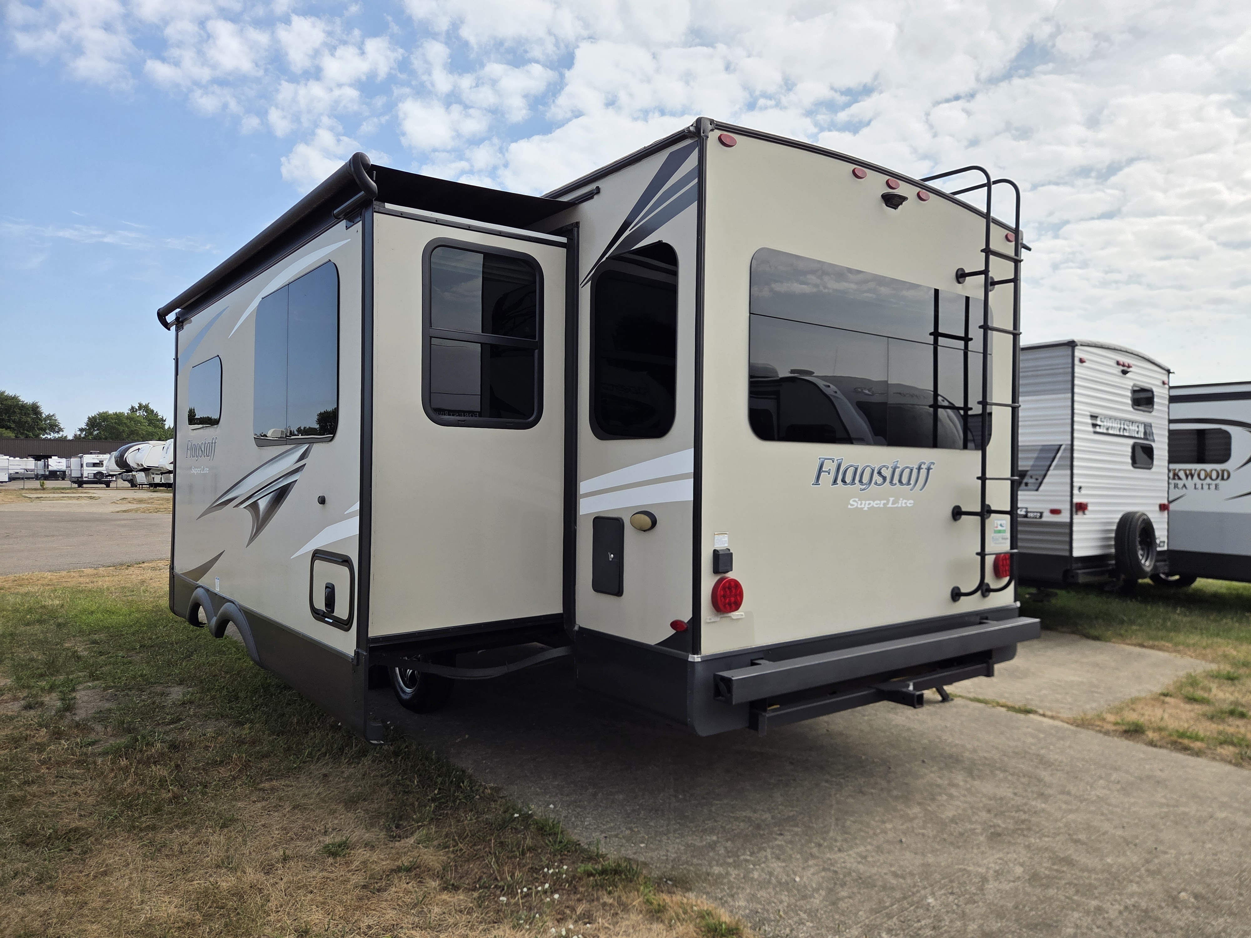 2020 Forest River Flagstaff Super Lite 26RLSW, $ 29,700