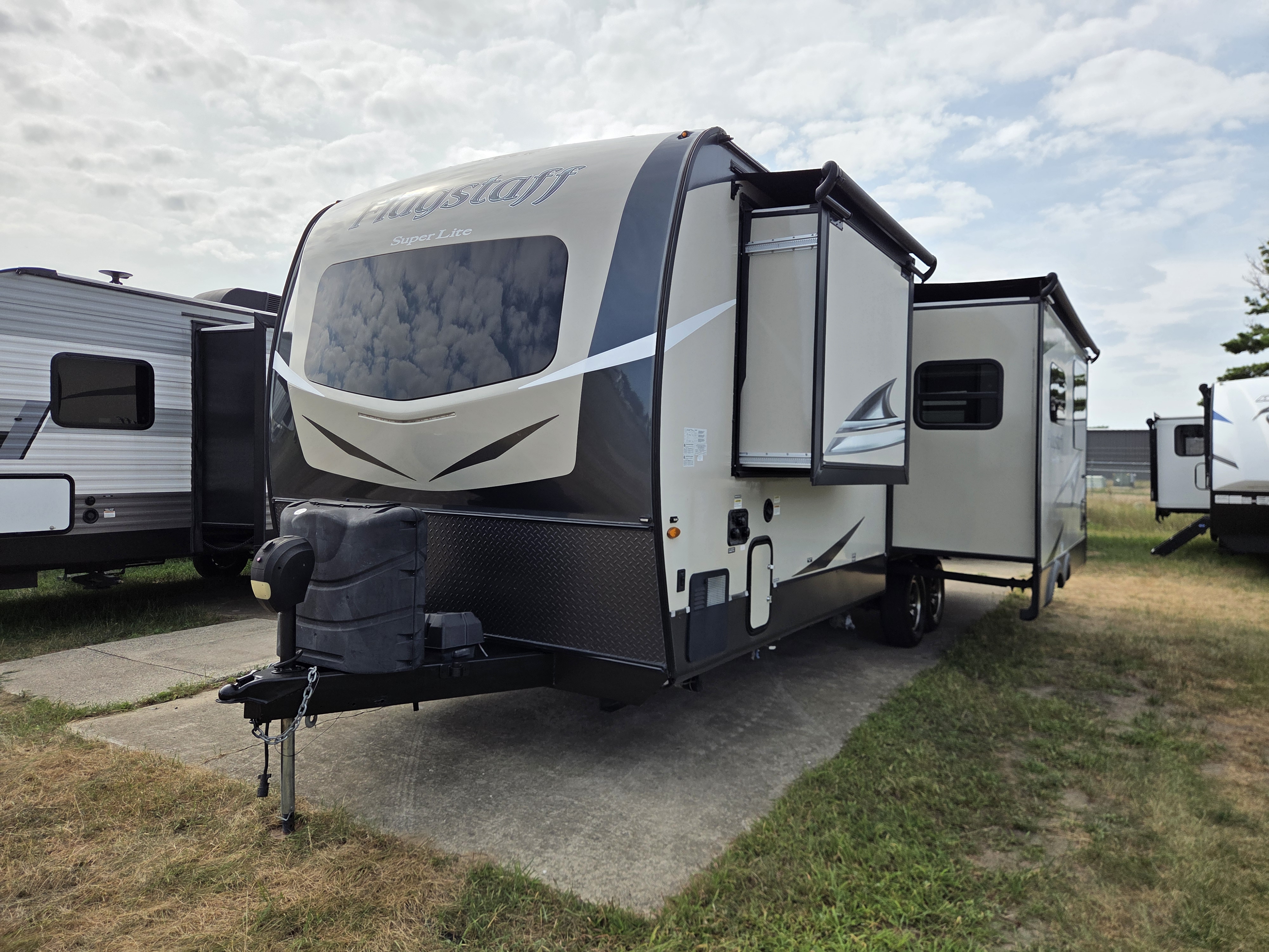 2020 Forest River Flagstaff Super Lite 26RLSW, $ 29,700