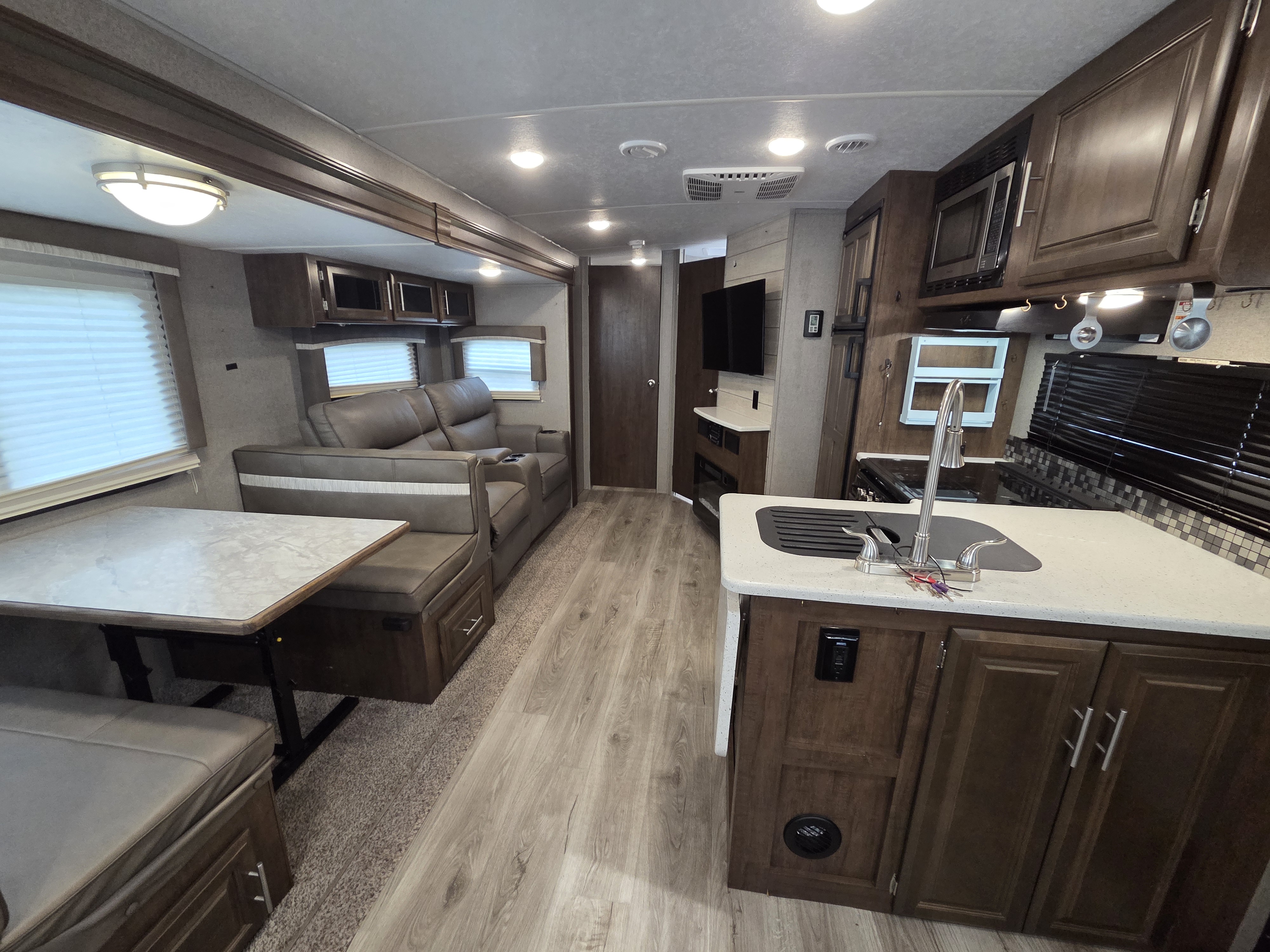 2020 Forest River Flagstaff Super Lite 26RLSW, $ 29,700