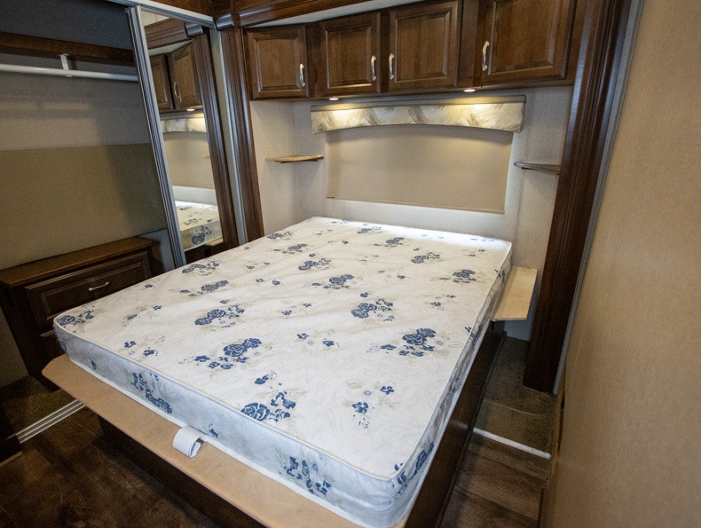 2016 Forest River Cardinal 3825FL, $ 38,500