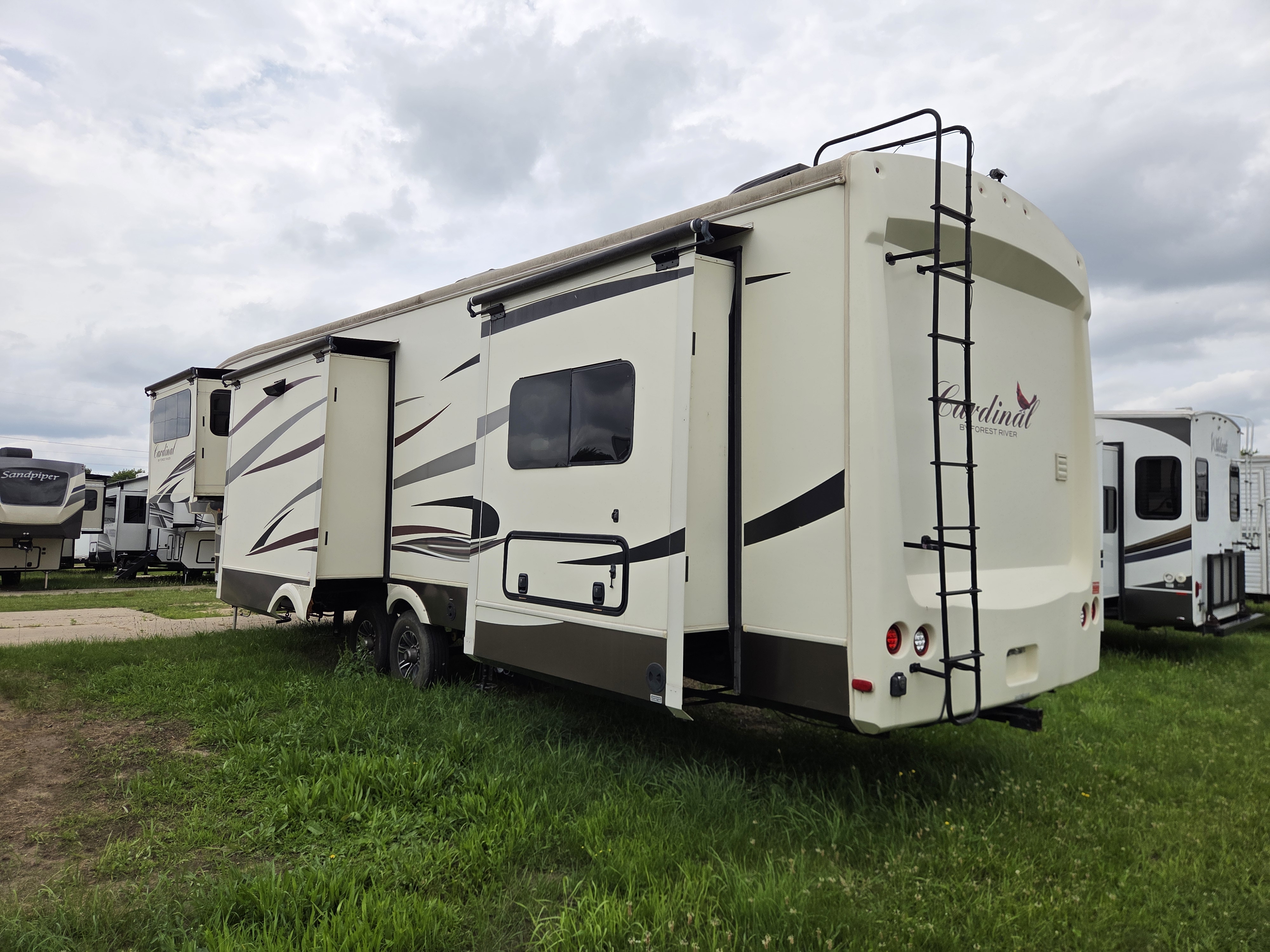 2016 Forest River Cardinal 3825FL, $ 38,500