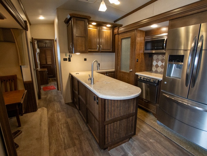 2016 Forest River Cardinal 3825FL, $ 38,500