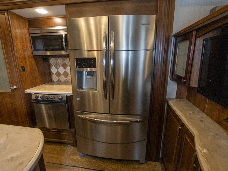 2016 Forest River Cardinal 3825FL, $ 38,500