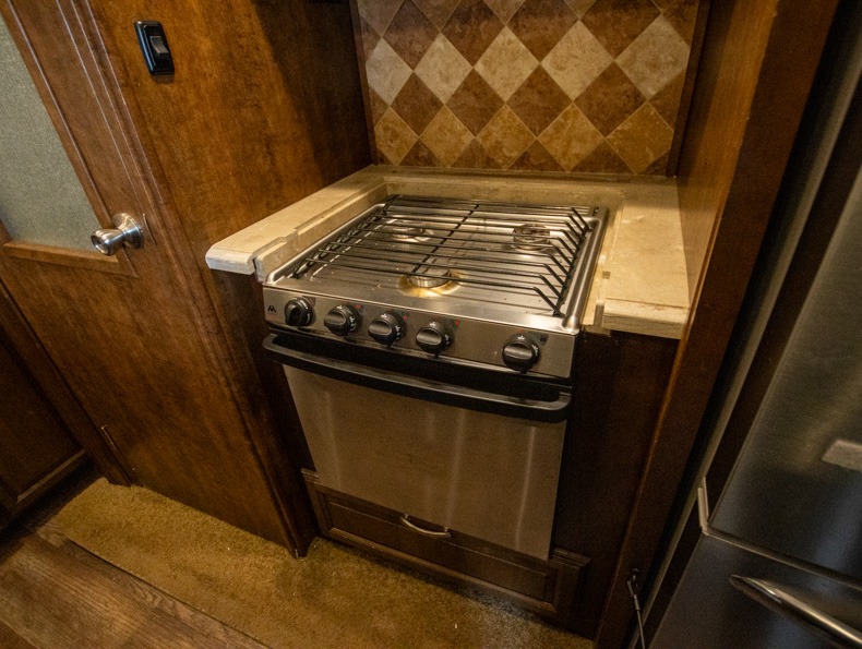 2016 Forest River Cardinal 3825FL, $ 38,500