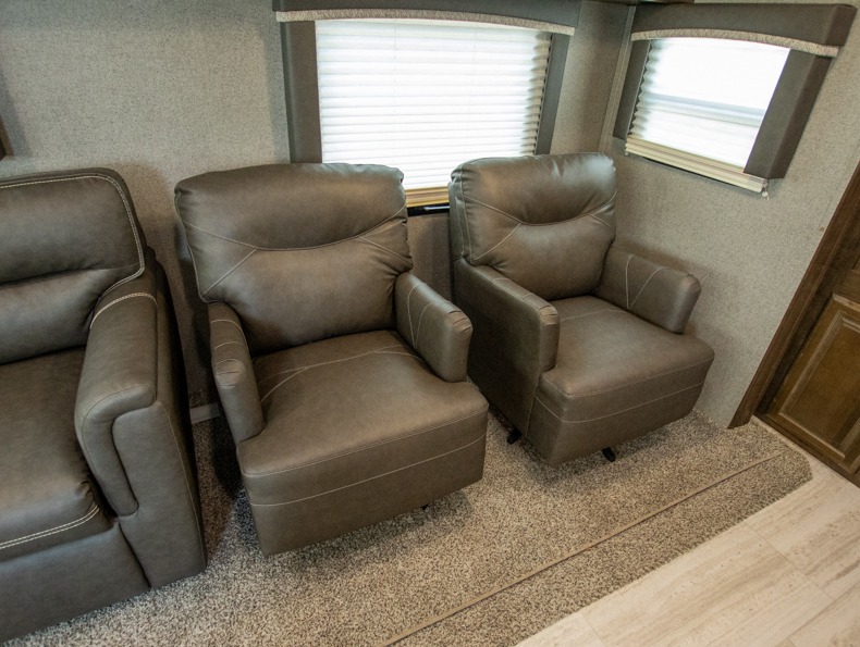 2019 Forest River Rockwood Ultra Lite 2604WS, $ 29,700