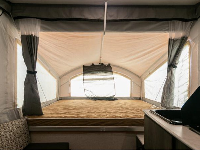 2020 Coachmen Clipper Classic 1285 SST, $ 12,850