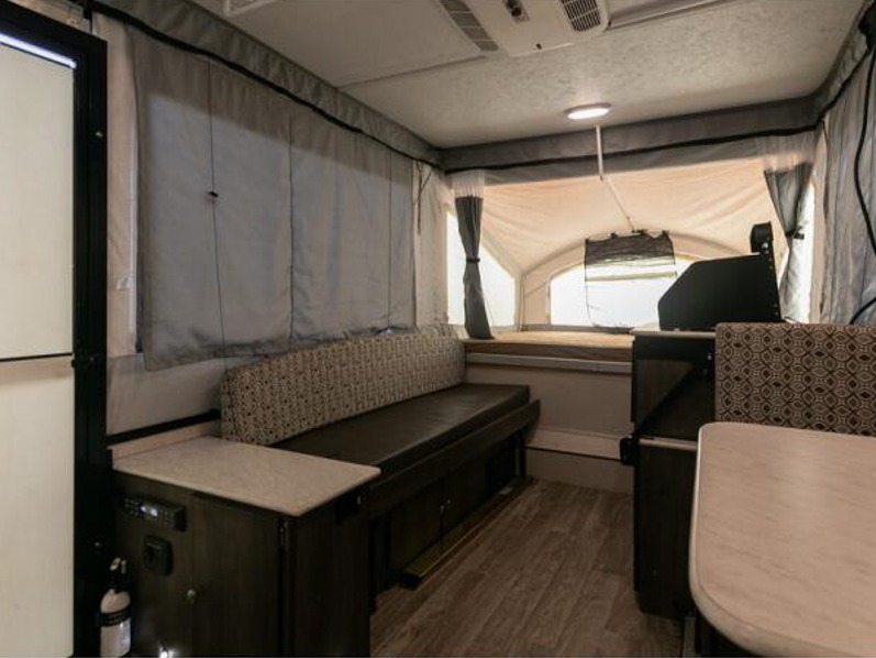 2020 Coachmen Clipper Classic 1285 SST, $ 12,850