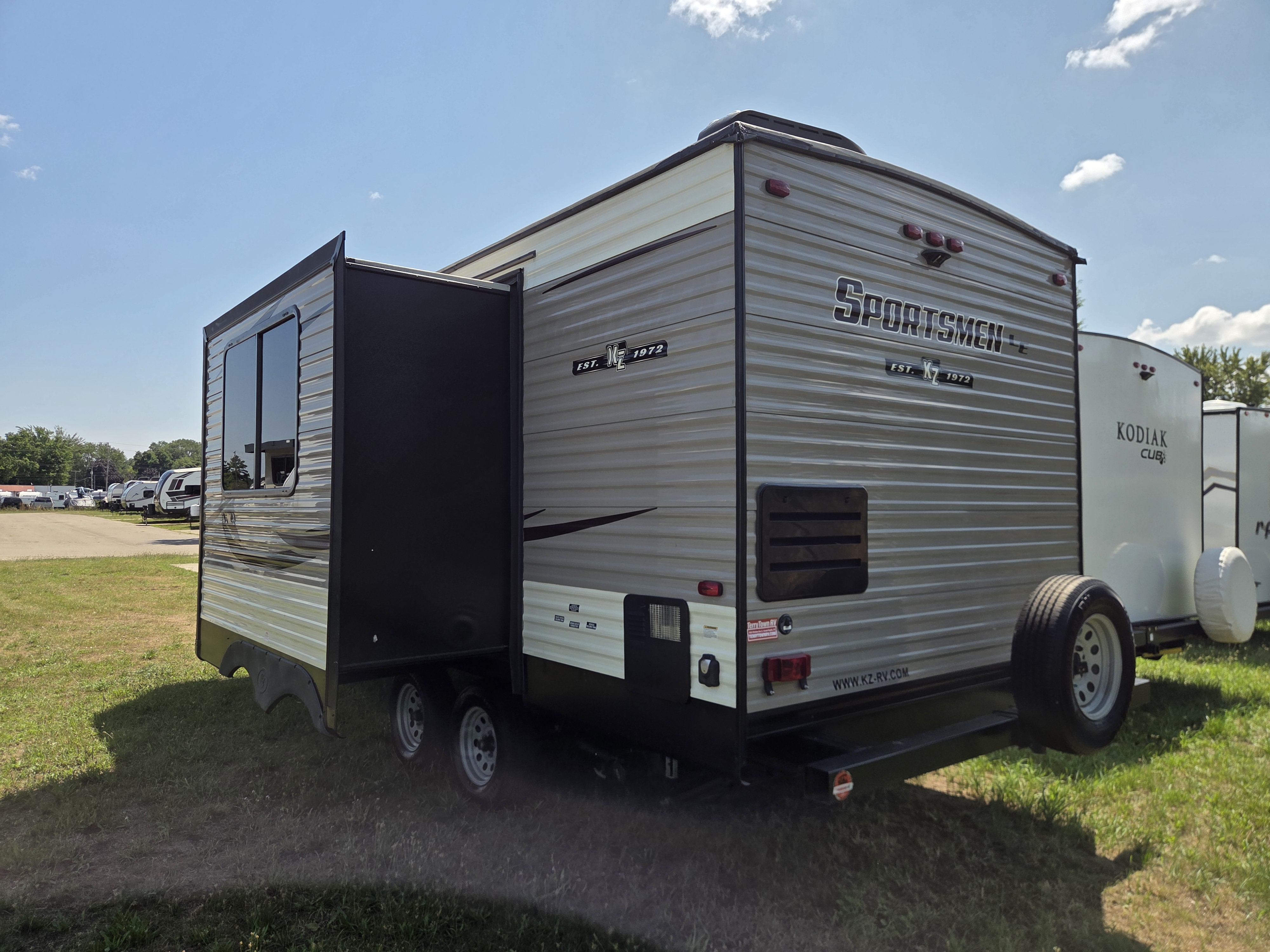 2018 KZ Sportsmen LE 201RBLE, $ 14,700