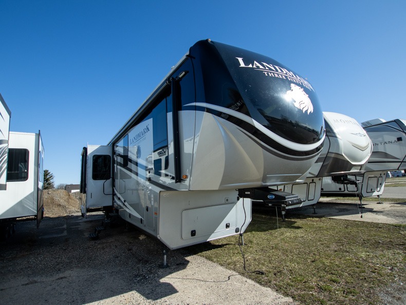 2016 Heartland Landmark 365 LM Charleston, $ 47,600