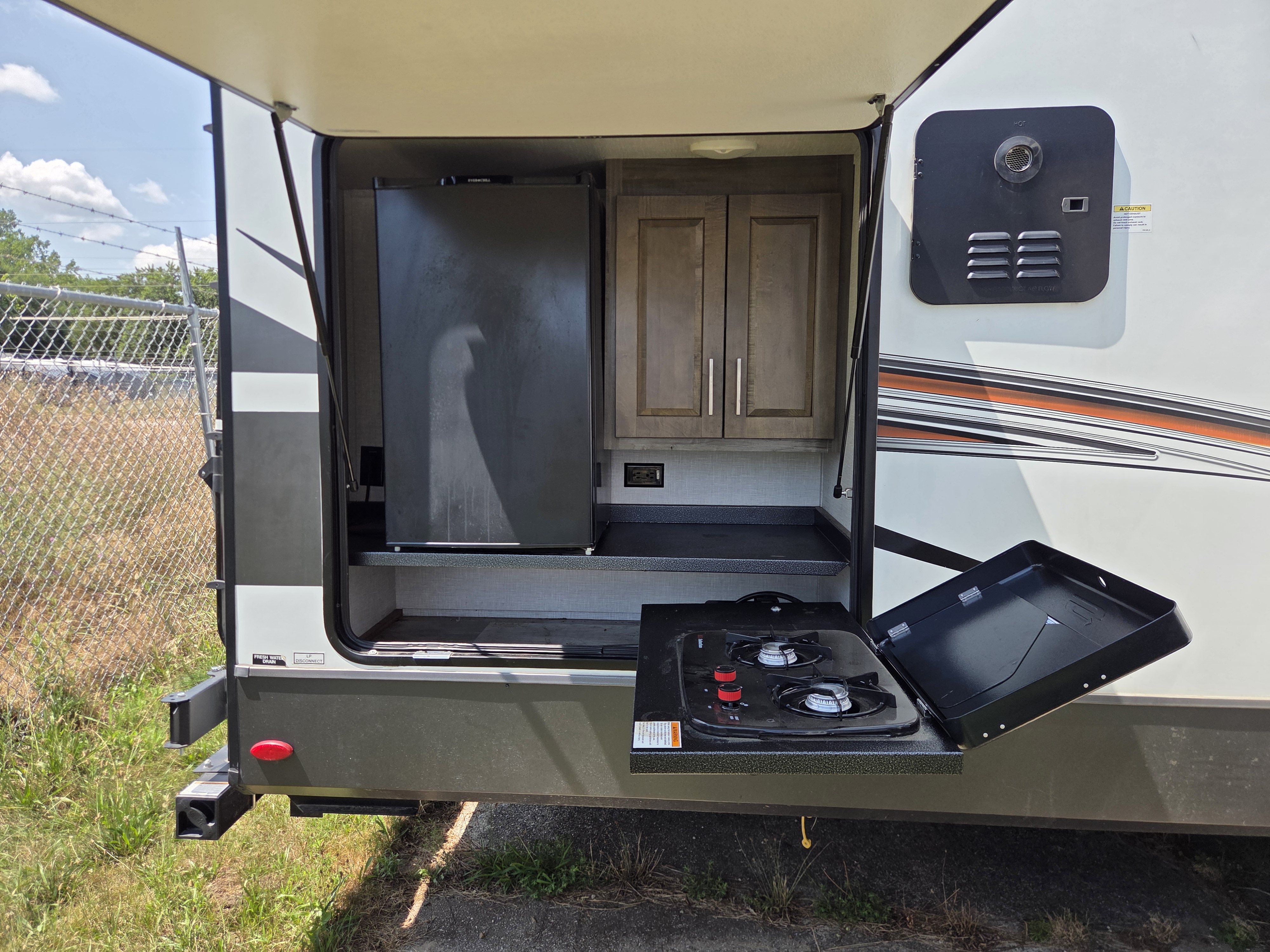 2022 Forest River Rockwood Signature 8336BH, $ 0
