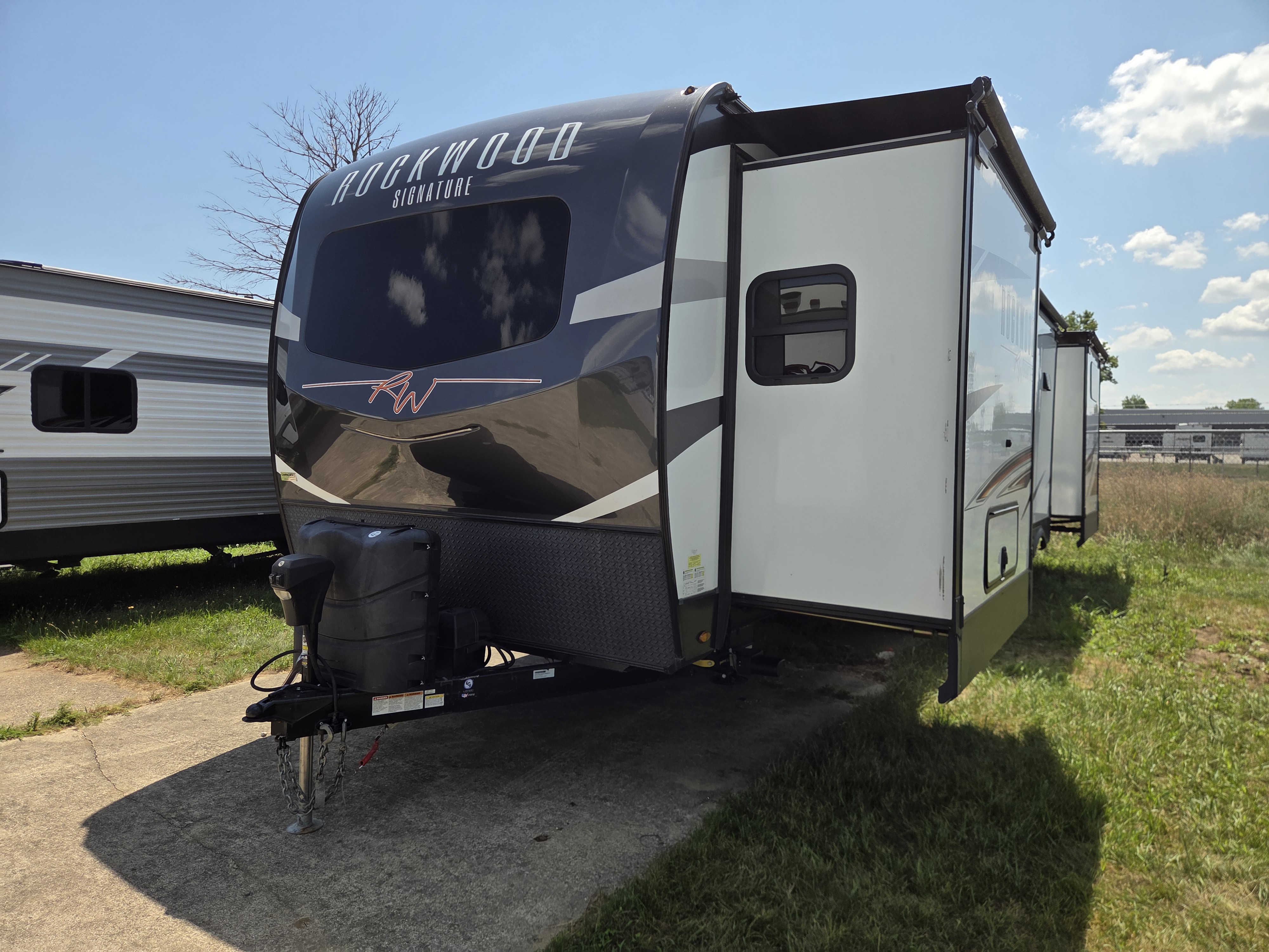 2022 Forest River Rockwood Signature 8336BH, $ 0