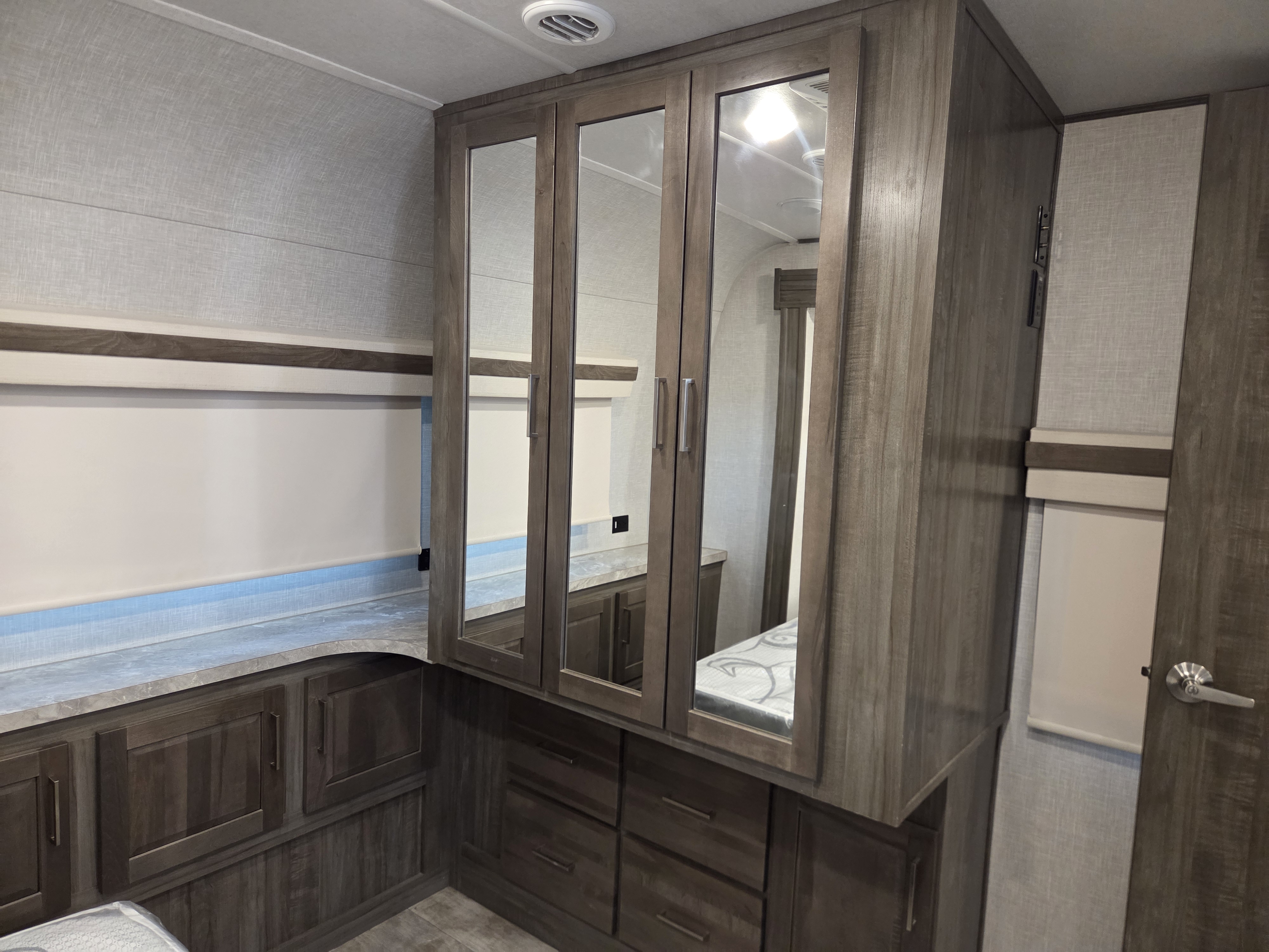 2022 Forest River Rockwood Signature 8336BH, $ 0