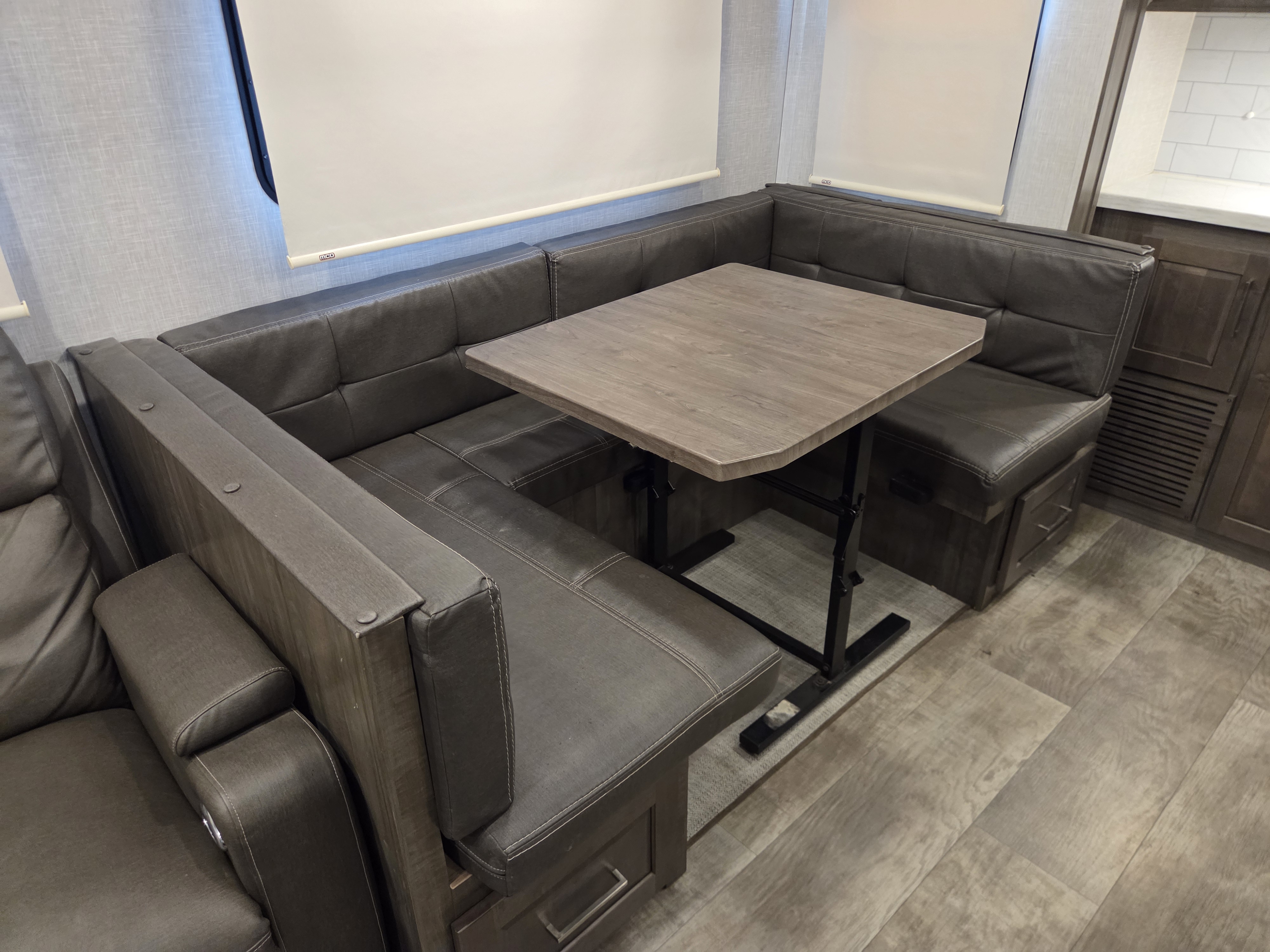 2022 Forest River Rockwood Signature 8336BH, $ 0