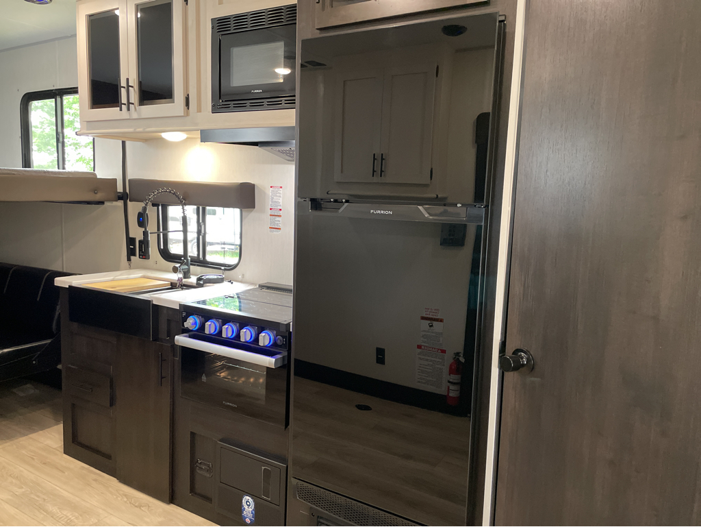 2025 Forest River Rogue SUT 23SUT, $ 35,800