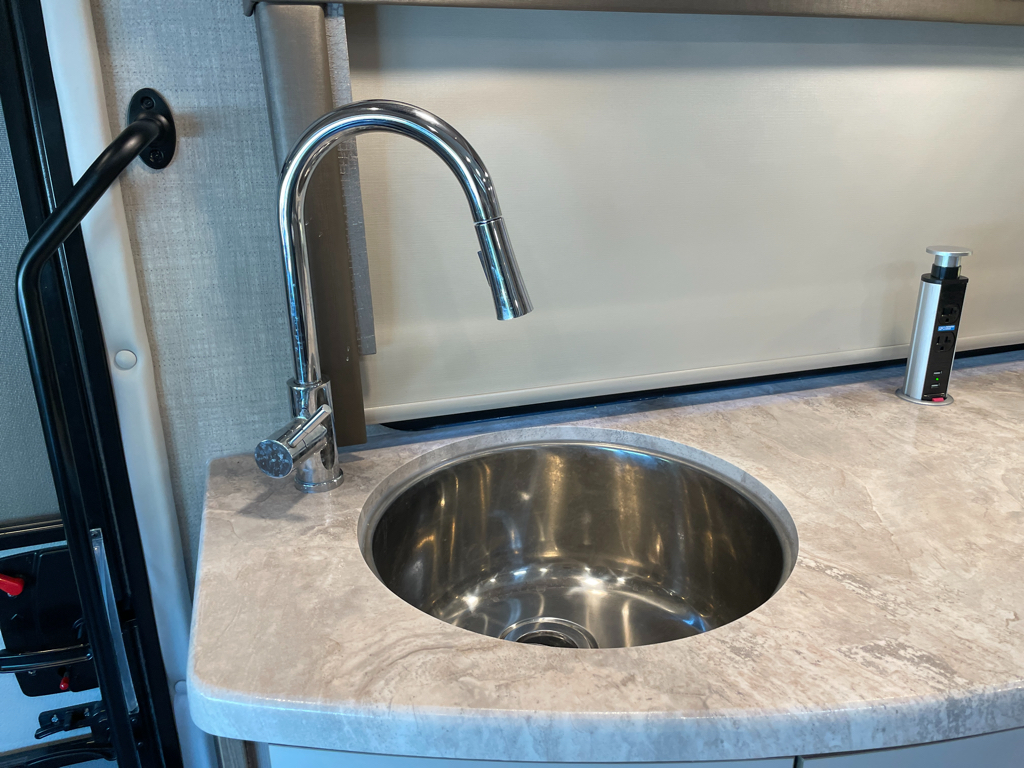 2023 Thor Motor Coach Delano® 24FB, $ 130,020