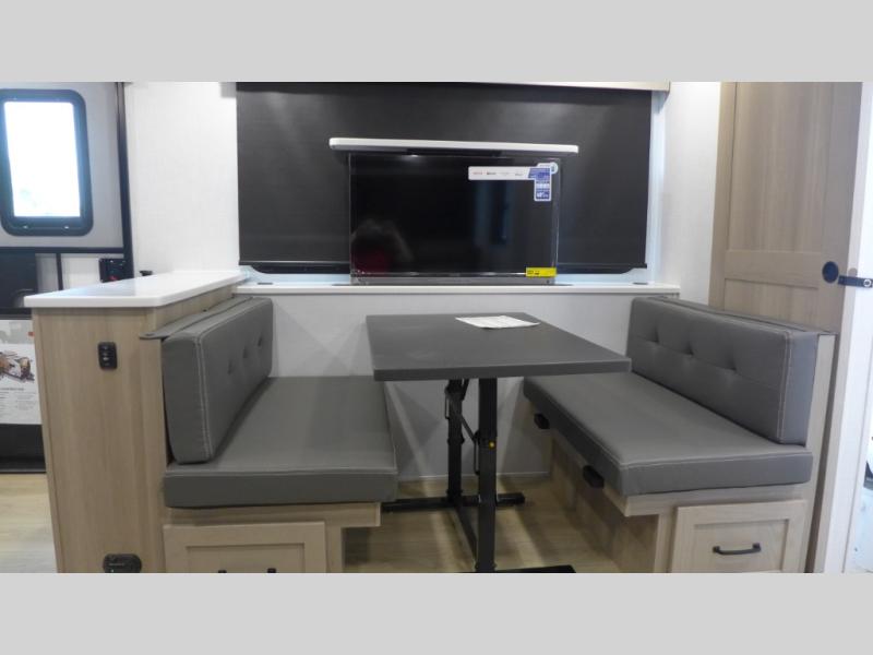 2025 Forest River Flagstaff Super Lite 26SFK, $ 60,180