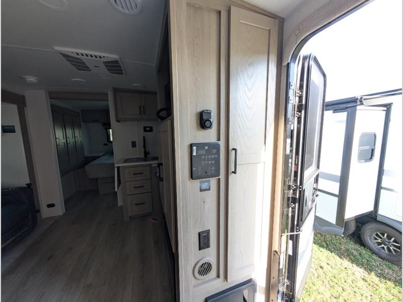 2026 Forest River Flagstaff Micro Lite 25FBLS, $ 47,218
