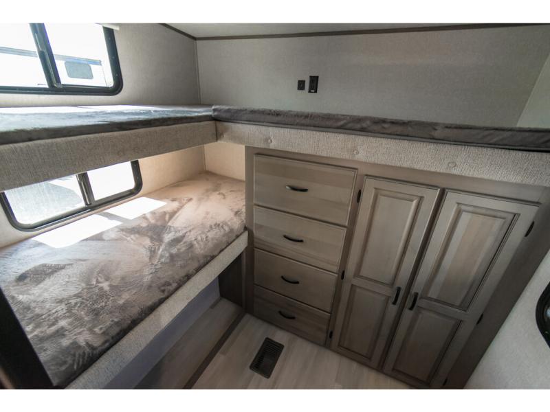 2022 Coachmen Chaparral Lite 274BH, $ 39,999