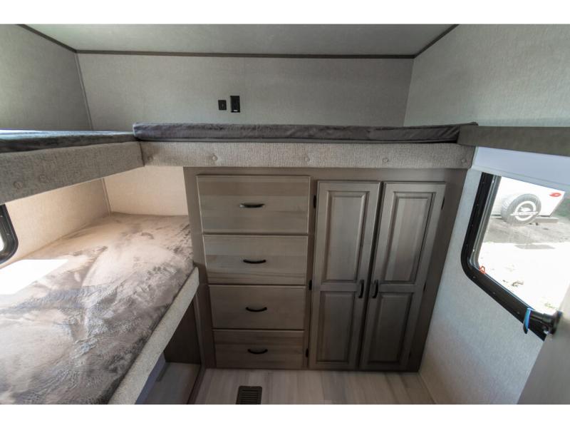 2022 Coachmen Chaparral Lite 274BH, $ 39,999