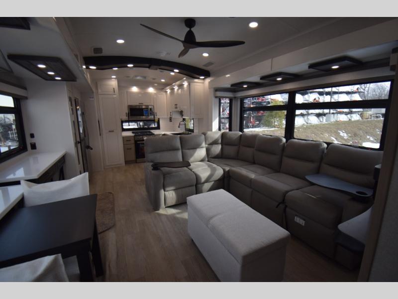 2026 Jayco Pinnacle 38FBRK, $ 158,297