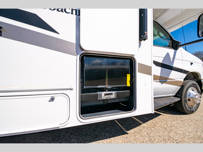 2025 Coachmen Freelander 26DS Ford - 450, $ 99,999