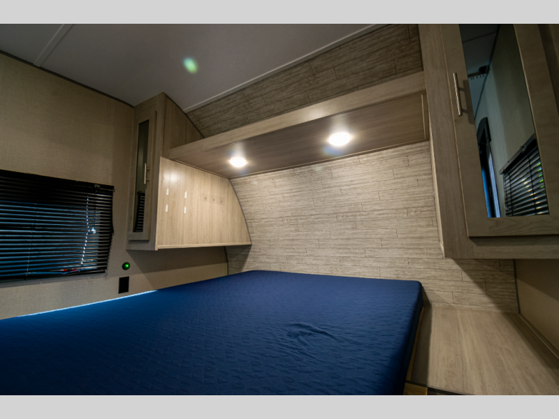 2023 Coachmen Catalina Summit Series 8 261BHS, $ 23,990