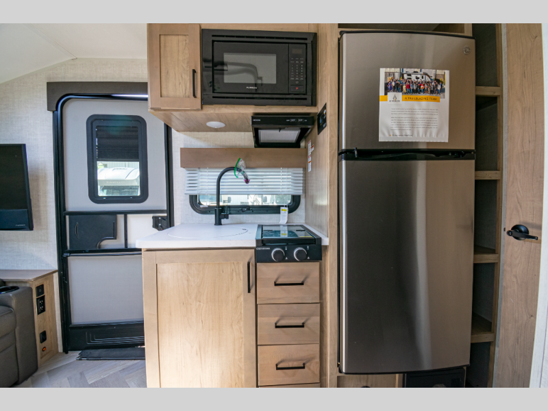 2022 Ember Overland Series 170MBH, $ 26,990