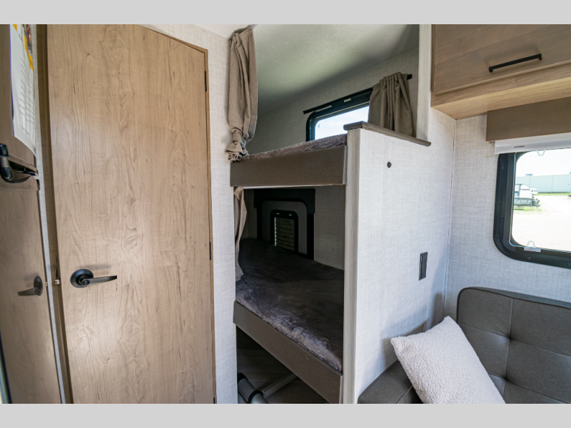 2022 Ember Overland Series 170MBH, $ 26,990