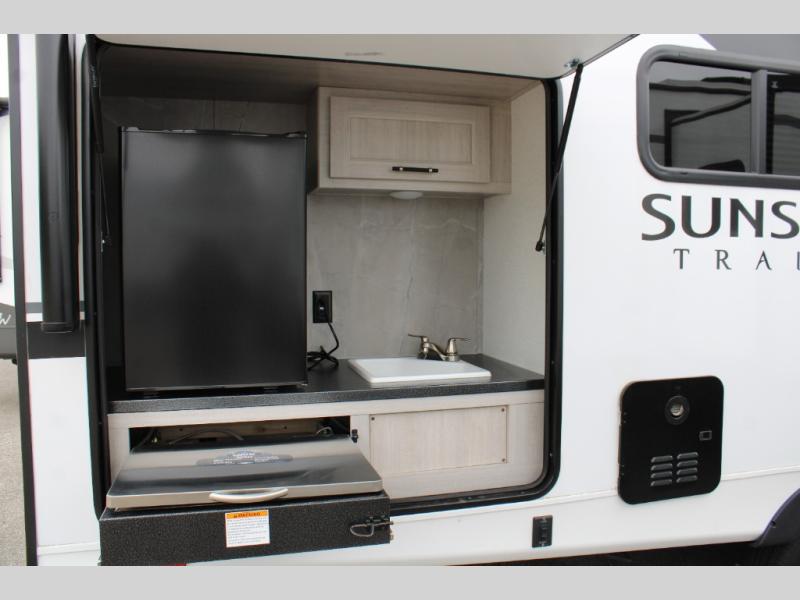 2025 CrossRoads Sunset Trail Super Lite SS253RB, $ 34,995